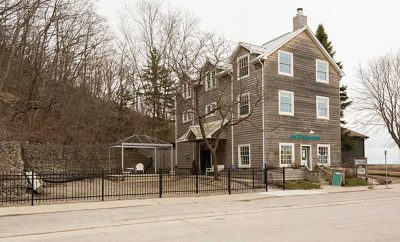 Cottage close to Little Beach, Port Stanley